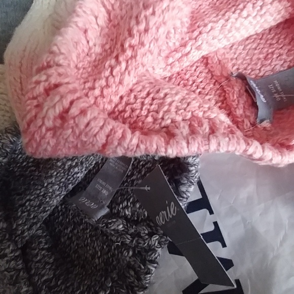 NEW Aerie and AEO beanie (1) - Picture 7 of 7